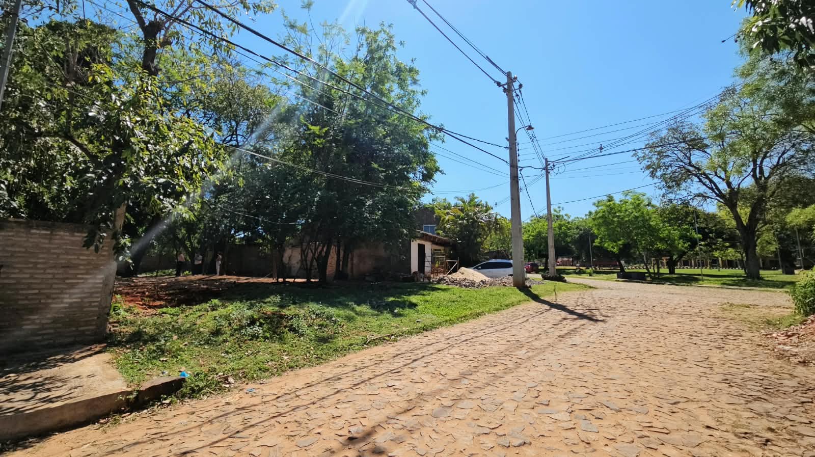 TERRENO DE 569M² EN YCUA DURE - LUQUE - foto 2