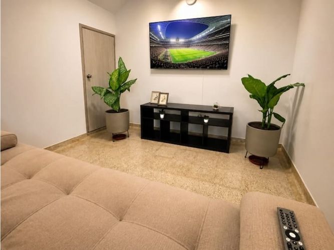 Casa de 5 alcobas en venta en La Pradera, Medellín, 227 m² · foto 4 de 24