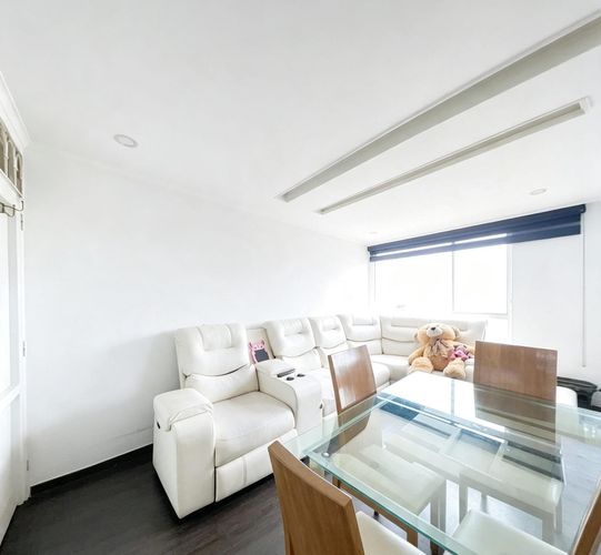 Apartamento de 2 alcobas en venta en Gran Britalia I, Bogotá, 50 m² · foto 2 de 10