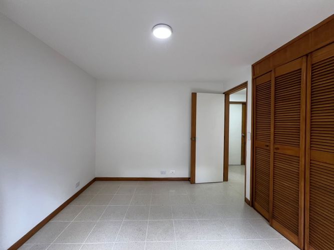 Apartamento de 3 alcobas en arriendo en El Tesoro, Medellín, 84 m² · foto 8 de 14
