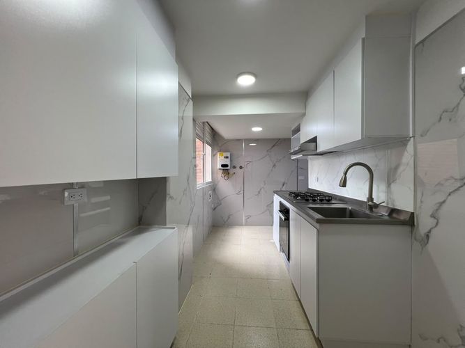Apartamento de 3 alcobas en arriendo en El Tesoro, Medellín, 84 m² · foto 2 de 14