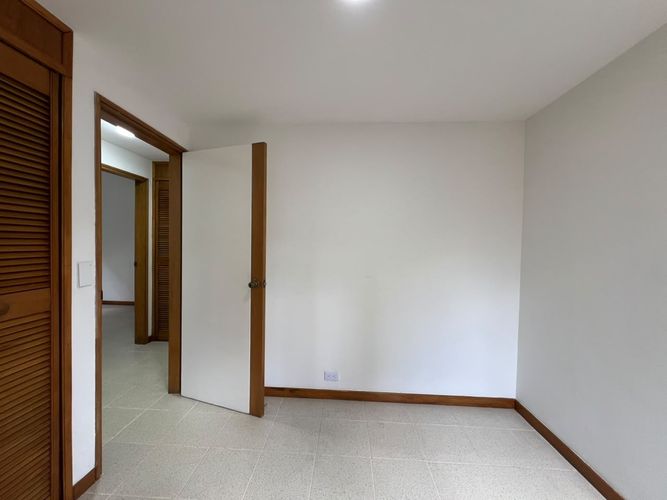 Apartamento de 3 alcobas en arriendo en El Tesoro, Medellín, 84 m² · foto 11 de 14