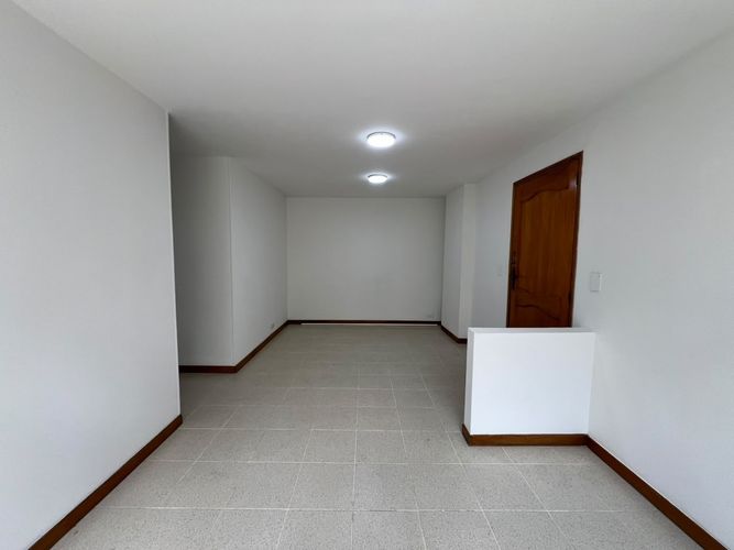 Apartamento de 3 alcobas en arriendo en El Tesoro, Medellín, 84 m² · foto 7 de 14