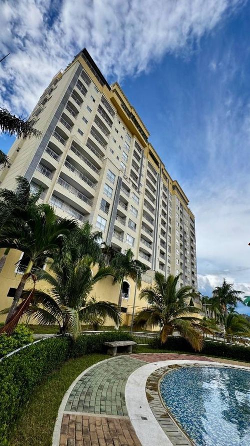 Apartamento de 3 alcobas en venta en El Centro Sur, Neiva, 164 m² · foto 2 de 24