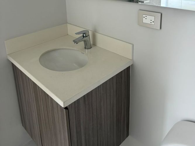 Oficina en venta en El Poblado, Medellín, 70 m² · foto 2 de 6