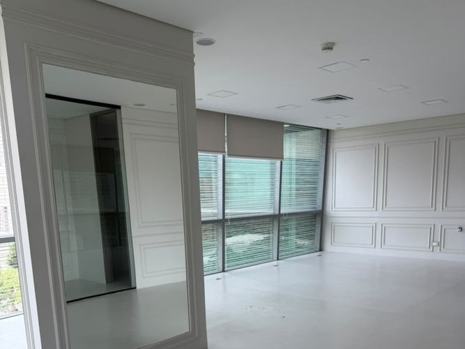Oficina en venta en El Poblado, Medellín, 70 m² · foto 5 de 6