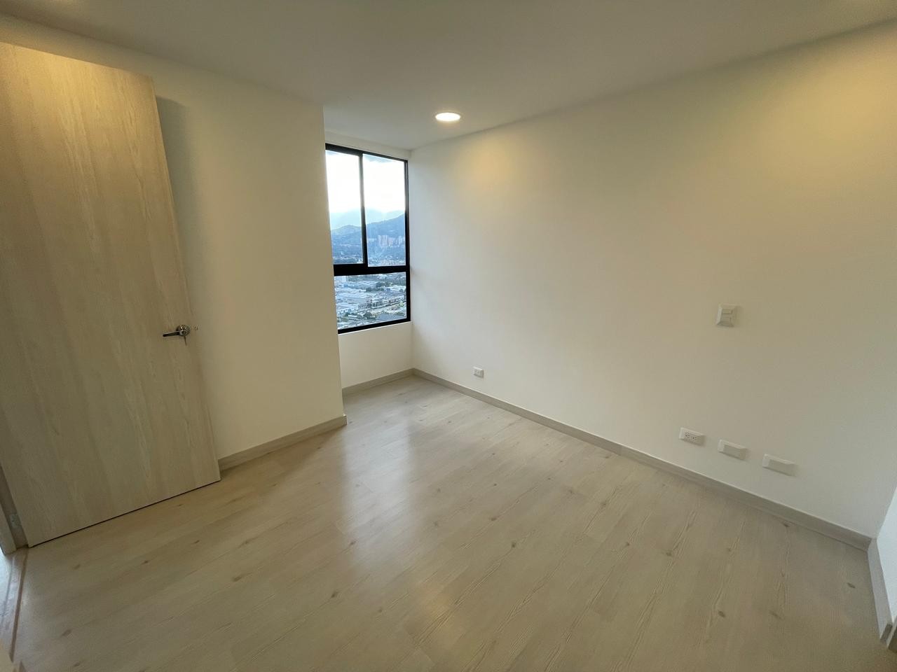 Apartamento en arriendo en Castropol, Medellín · foto 15 de 24