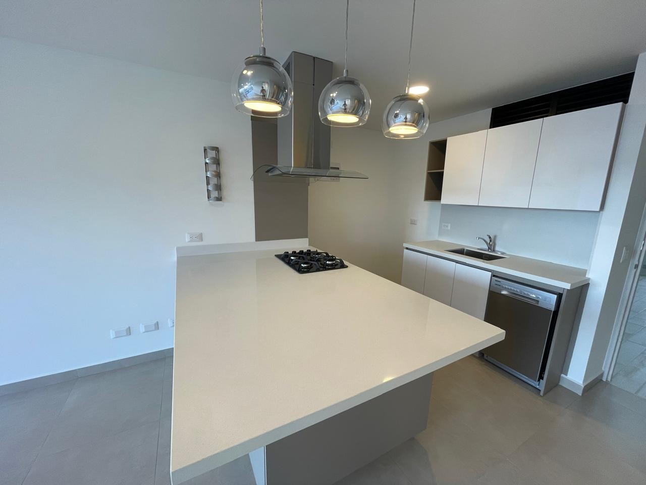 Apartamento en arriendo en Castropol, Medellín · foto 2 de 24
