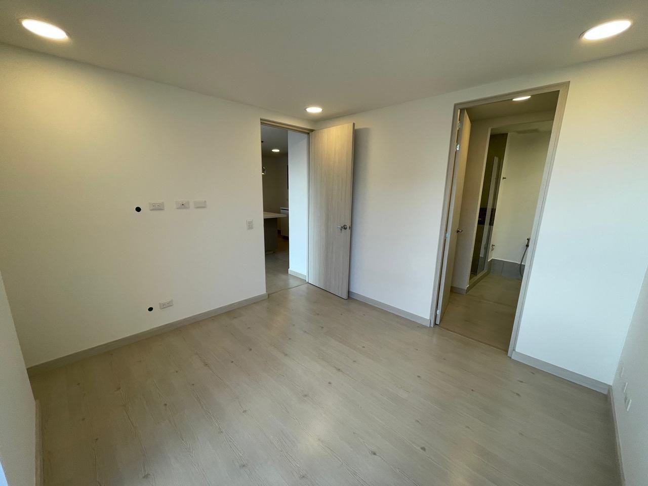 Apartamento en arriendo en Castropol, Medellín · foto 12 de 24