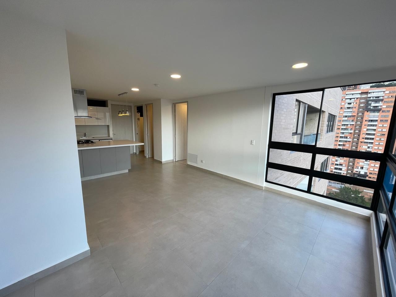 Apartamento en arriendo en Castropol, Medellín · foto 6 de 24