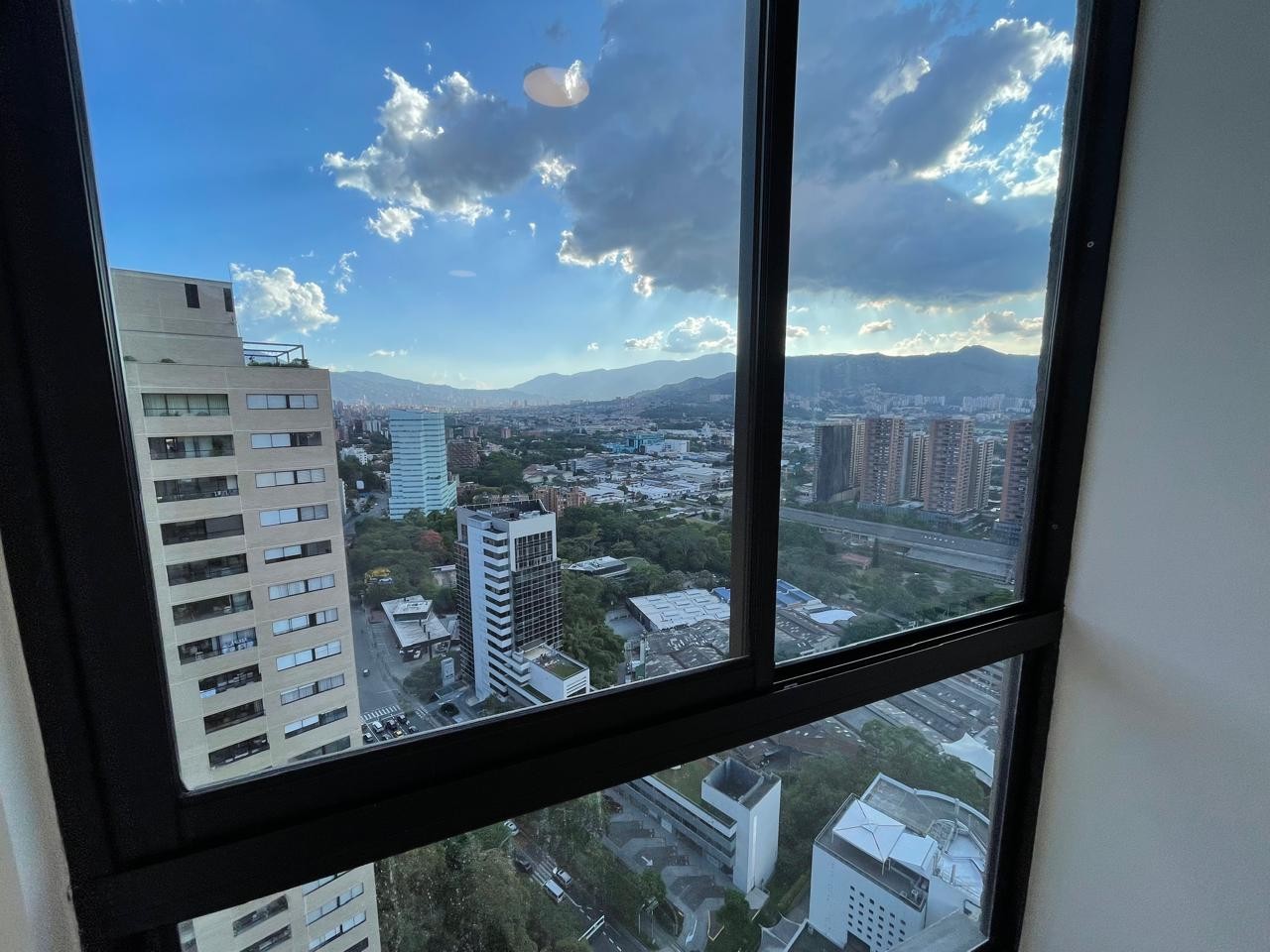 Apartamento en arriendo en Castropol, Medellín · foto 19 de 24