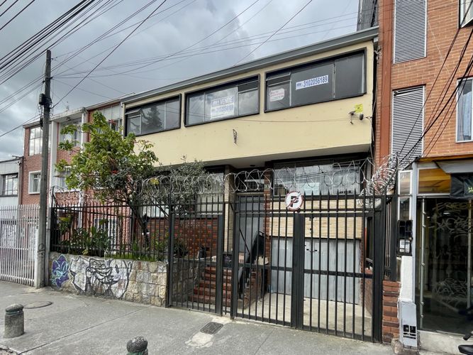 Casa de 5 alcobas en venta en La Esperanza, Bogotá, 375 m² · foto 2 de 24