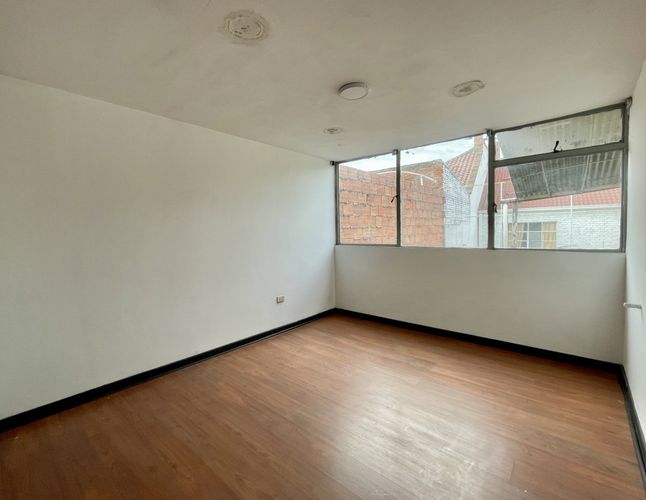 Casa de 5 alcobas en venta en La Esperanza, Bogotá, 375 m² · foto 6 de 24