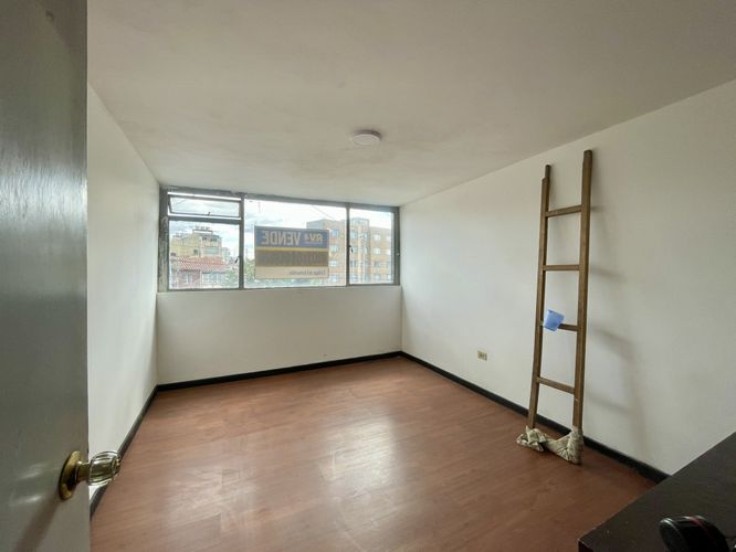 Casa de 5 alcobas en venta en La Esperanza, Bogotá, 375 m² · foto 9 de 24