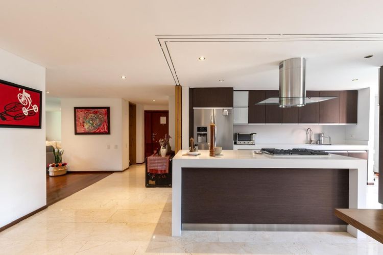 Apartamento en venta en Las Lomas No.1, Medellín · foto 2 de 19