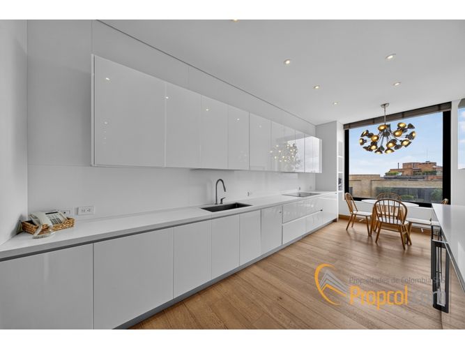 Apartamento de 3 alcobas en venta en Los Rosales, Bogotá, 355 m² · foto 6 de 24
