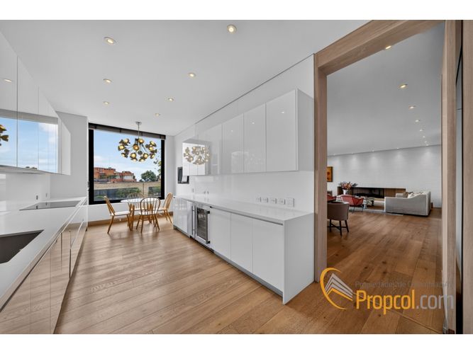 Apartamento de 3 alcobas en venta en Los Rosales, Bogotá, 355 m² · foto 7 de 24