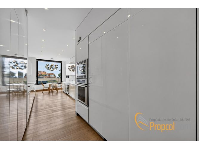 Apartamento de 3 alcobas en venta en Los Rosales, Bogotá, 355 m² · foto 8 de 24