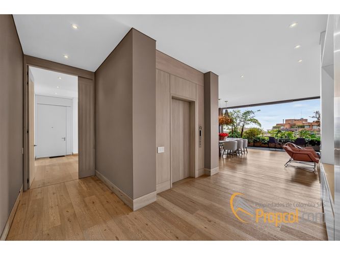 Apartamento de 3 alcobas en venta en Los Rosales, Bogotá, 355 m² · foto 10 de 24