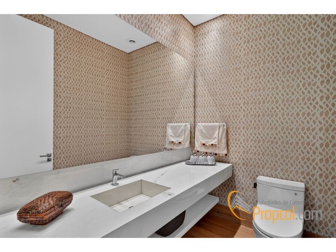 Apartamento de 3 alcobas en venta en Los Rosales, Bogotá, 355 m² · foto 13 de 24