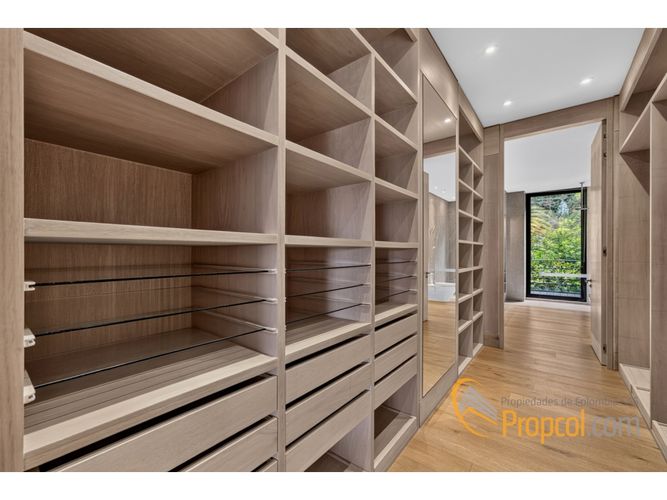 Apartamento de 3 alcobas en venta en Los Rosales, Bogotá, 355 m² · foto 16 de 24