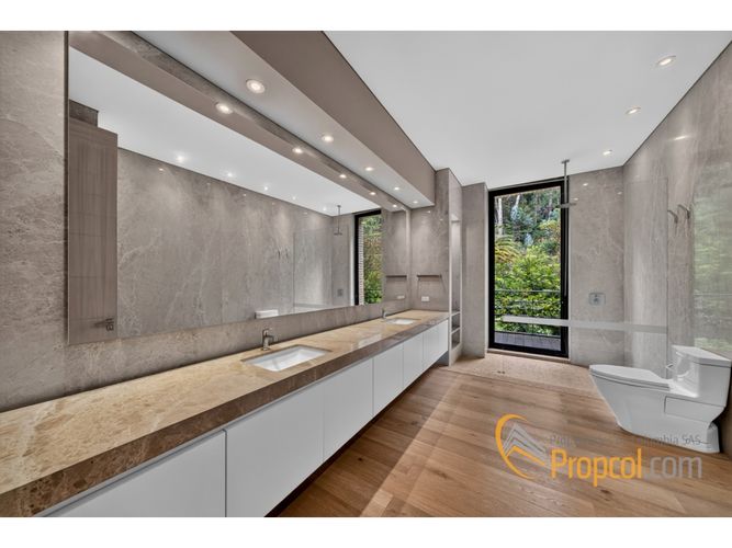 Apartamento de 3 alcobas en venta en Los Rosales, Bogotá, 355 m² · foto 17 de 24