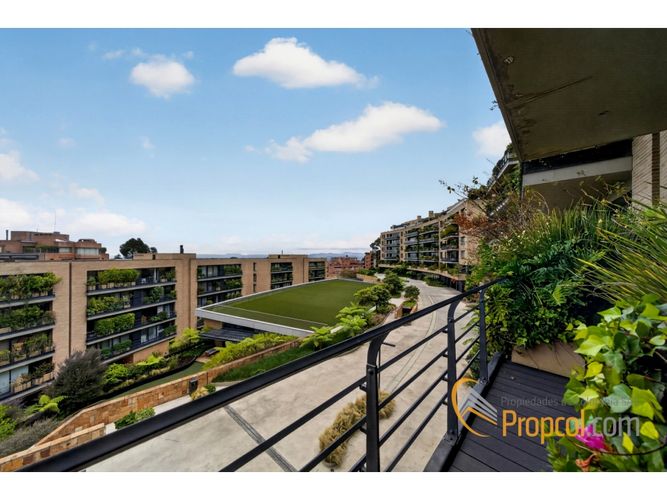 Apartamento de 3 alcobas en venta en Los Rosales, Bogotá, 355 m² · foto 20 de 24