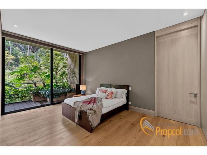 Apartamento de 3 alcobas en venta en Los Rosales, Bogotá, 355 m² · foto 21 de 24