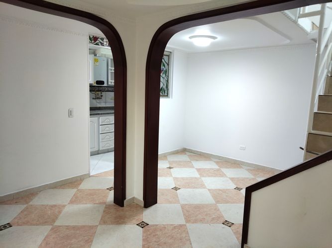 Casa de 3 alcobas en arriendo en Mirandela, Bogotá, 90 m² · foto 2 de 24