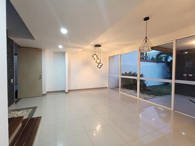 Casa de 3 alcobas en venta en El Castillo, Jamundí, 400 m² · foto 8 de 24