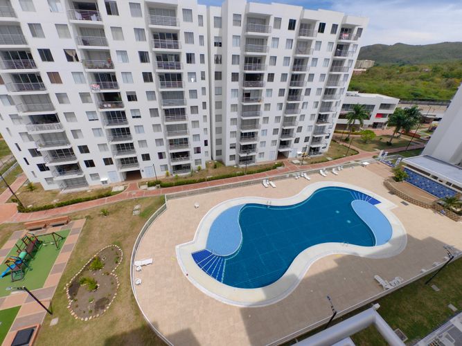 Apartamento de 3 alcobas en venta en Aqualina Orange, Girardot, 71 m² · foto 3 de 12