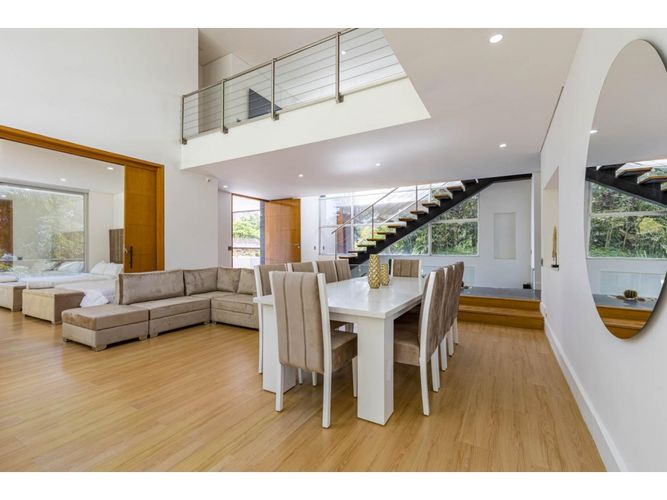 Casa de 5 alcobas en venta en La Candelaria, Medellín, 504 m² · foto 4 de 24