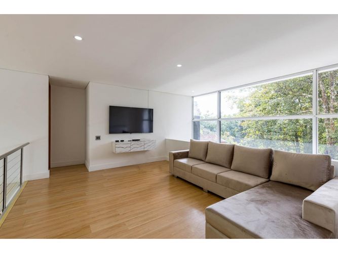 Casa de 5 alcobas en venta en La Candelaria, Medellín, 504 m² · foto 8 de 24