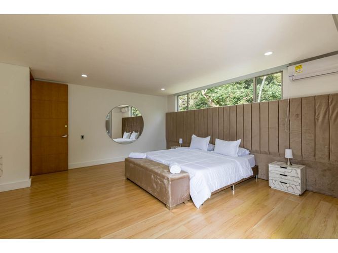 Casa de 5 alcobas en venta en La Candelaria, Medellín, 504 m² · foto 9 de 24
