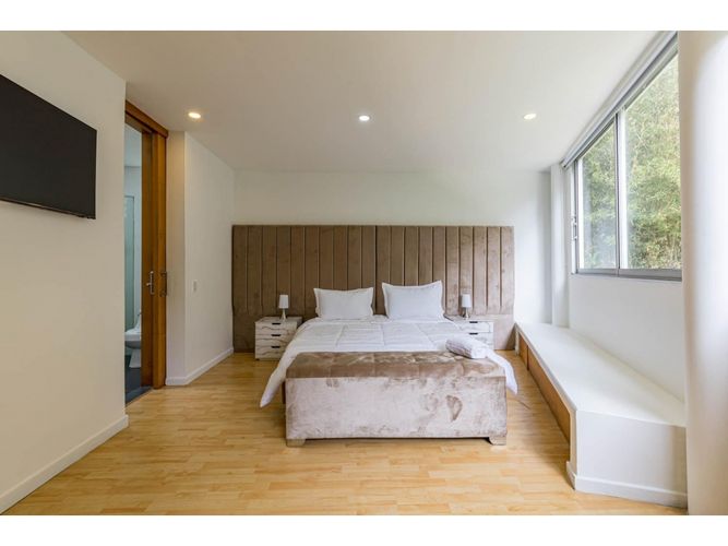 Casa de 5 alcobas en venta en La Candelaria, Medellín, 504 m² · foto 10 de 24