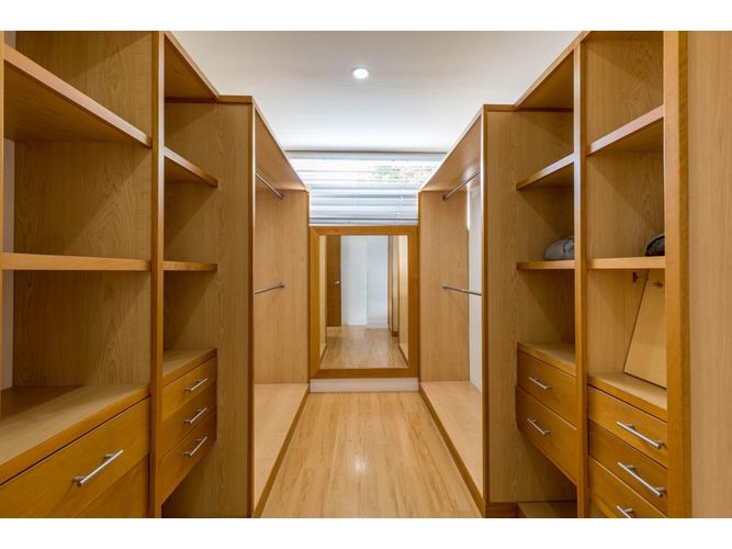 Casa de 5 alcobas en venta en La Candelaria, Medellín, 504 m² · foto 12 de 24