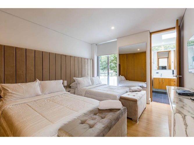 Casa de 5 alcobas en venta en La Candelaria, Medellín, 504 m² · foto 15 de 24