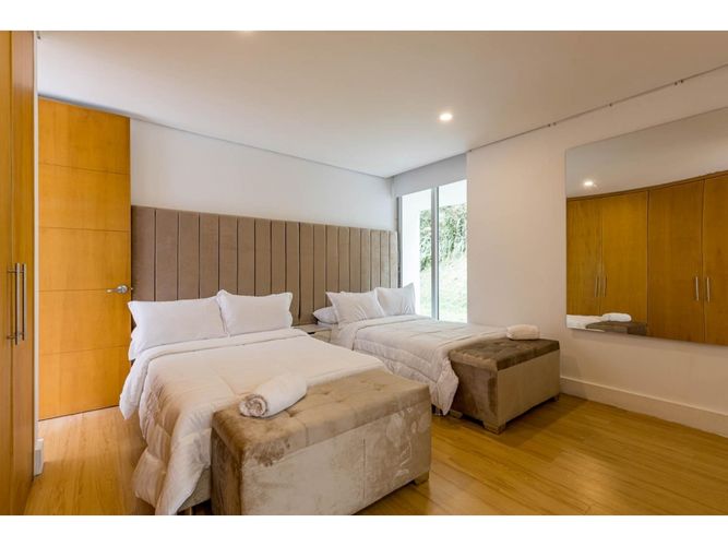 Casa de 5 alcobas en venta en La Candelaria, Medellín, 504 m² · foto 17 de 24