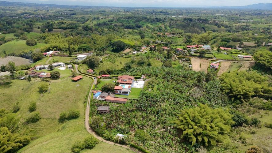 Finca en venta en La Bella, Pereira, 600 m² · foto 3 de 24