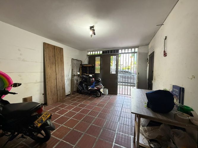 Edificio en venta en Alameda, Cali, 200 m² · foto 9 de 17