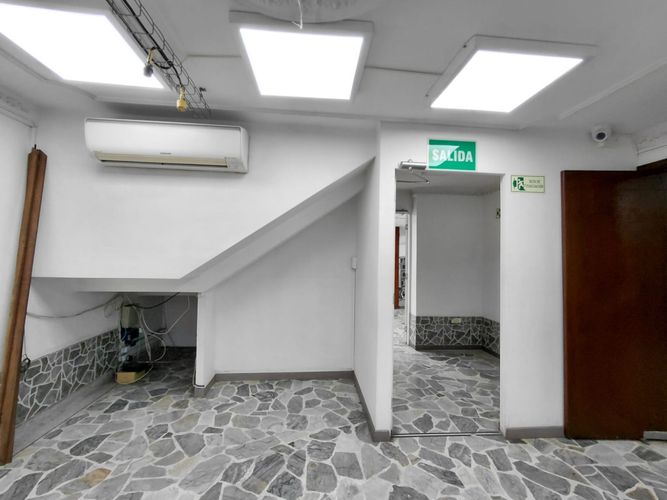 Casa de 4 alcobas en venta en San Vicente, Cali, 301 m² · foto 9 de 24
