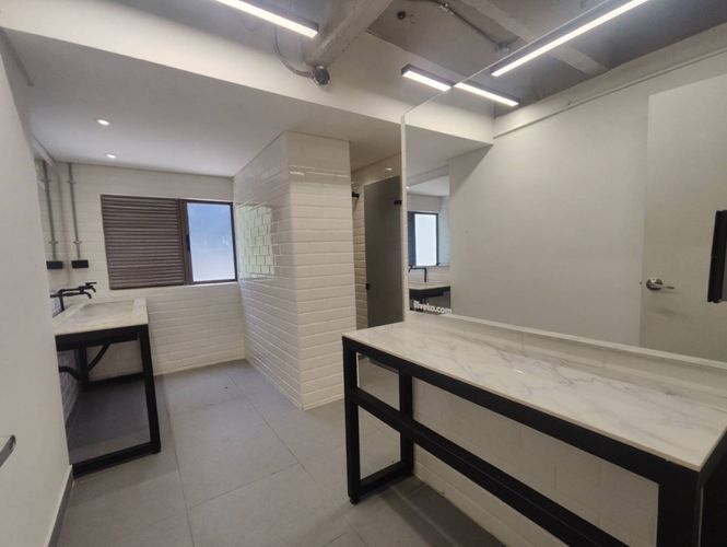 Oficina en arriendo en Altos Del Poblado, Medellín, 374 m² · foto 5 de 22