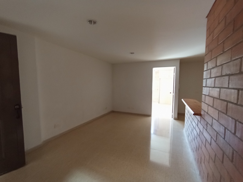 1BR Apartment in Calasanz (48 m²) - 2