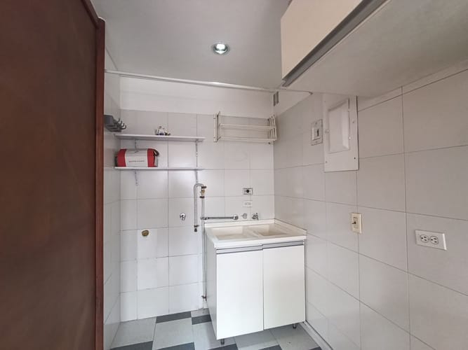 Apartamento de 2 alcobas en arriendo en Chicó Navarra, Bogotá, 80 m² · foto 2 de 24