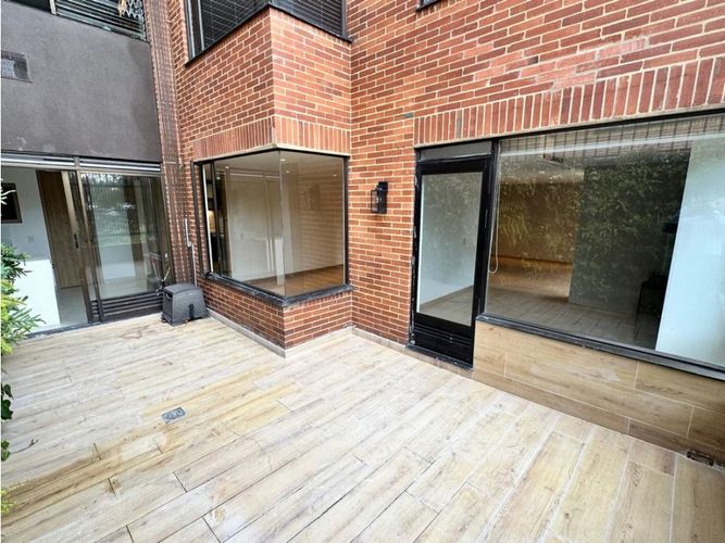 Apartamento de 3 alcobas en venta en Santa Barbara, Bogotá, 200 m² · foto 2 de 24