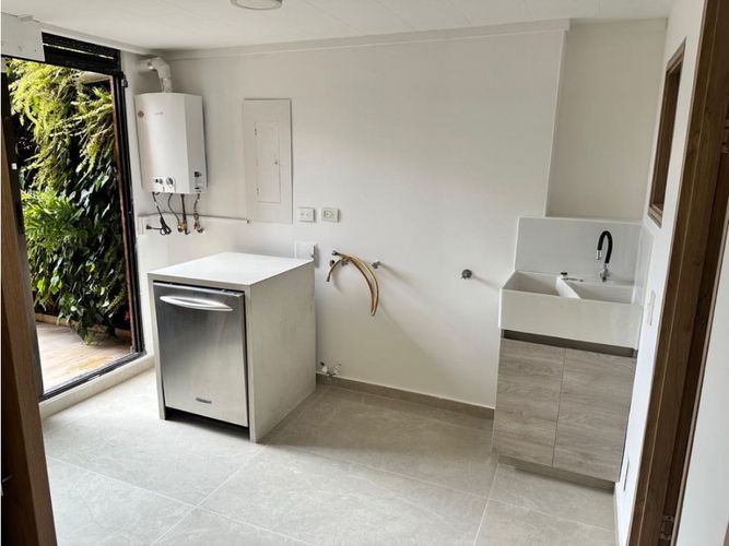 Apartamento de 3 alcobas en venta en Santa Barbara, Bogotá, 200 m² · foto 4 de 24
