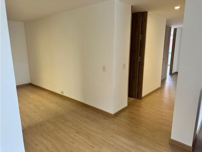 Apartamento de 3 alcobas en venta en Santa Barbara, Bogotá, 200 m² · foto 14 de 24