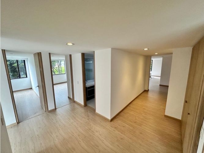 Apartamento de 3 alcobas en venta en Santa Barbara, Bogotá, 200 m² · foto 22 de 24