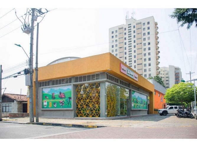 Local en venta en Prados Del Norte, Cali, 397 m² · foto 3 de 4
