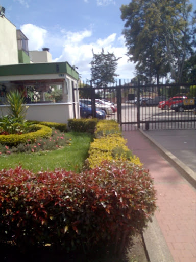 Casa en venta en San Jose De Bavaria, Bogotá · foto 2 de 21